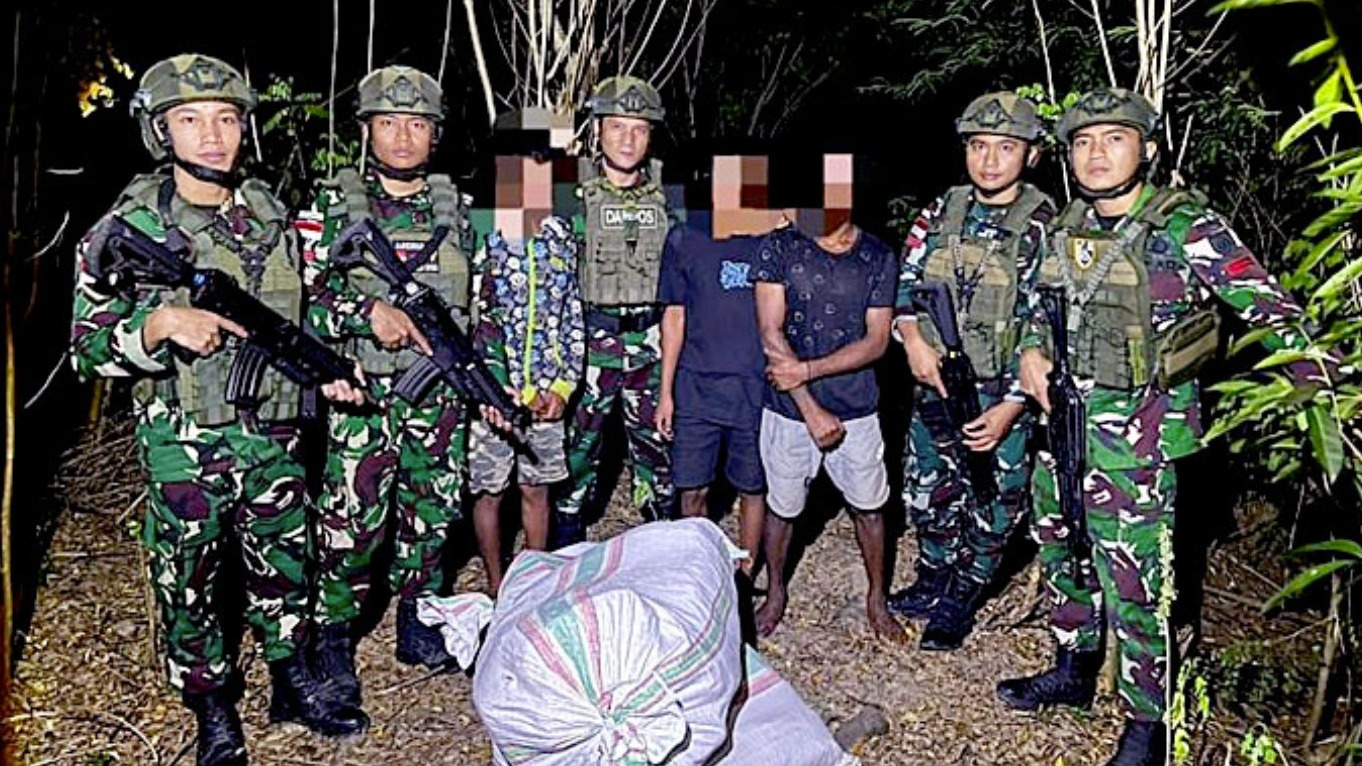 Aksi Nekat Lewat 'Jalur Tikus', 3 Warga Timor Leste Tak Berkutik Dicegat TNI di Perbatasan Belu