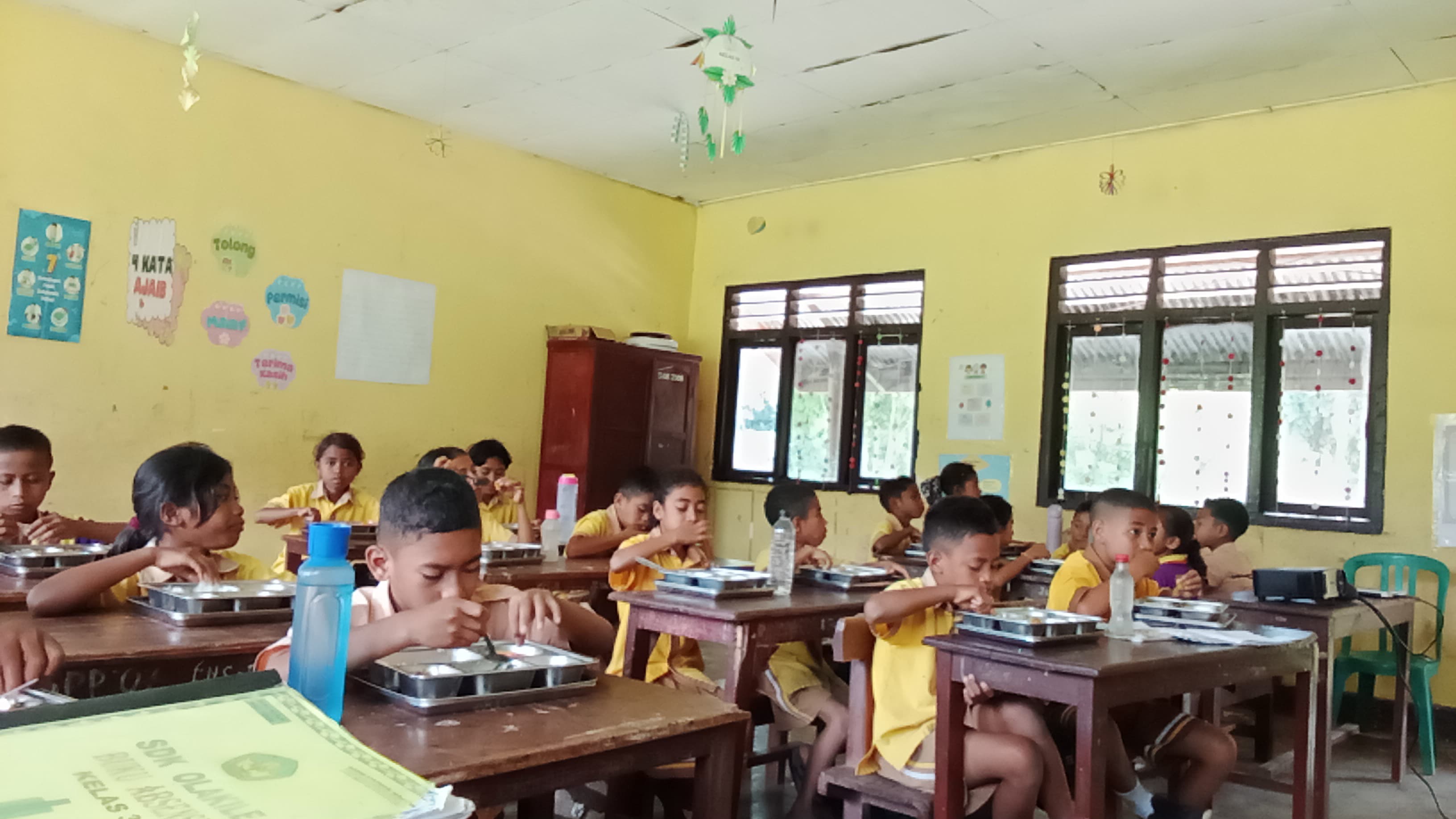 Efek Domino Makan Bergizi Gratis: Purbaya Yudhi Sadewa Proyeksi Serap 1 Juta Tenaga Kerja dan Dongkrak Ekonomi 1%