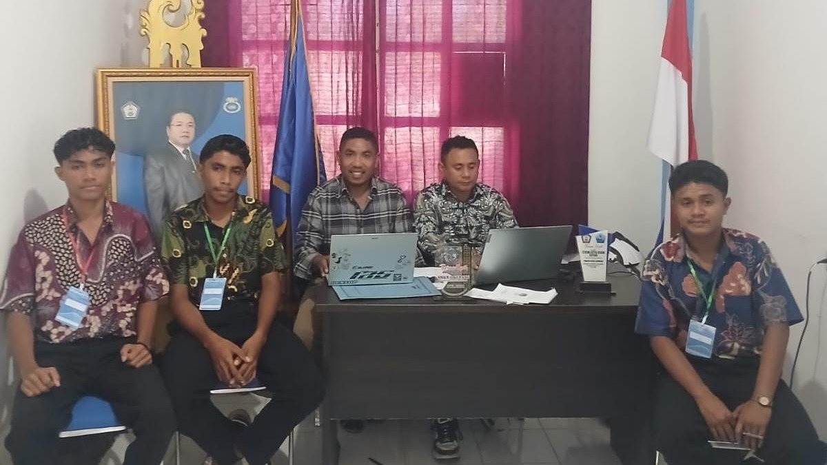 Tujuh Siswa PPLG SMKN 1 Ile Ape Jalani PKL Tiga Bulan di STIKOM Artha Buana Kupang