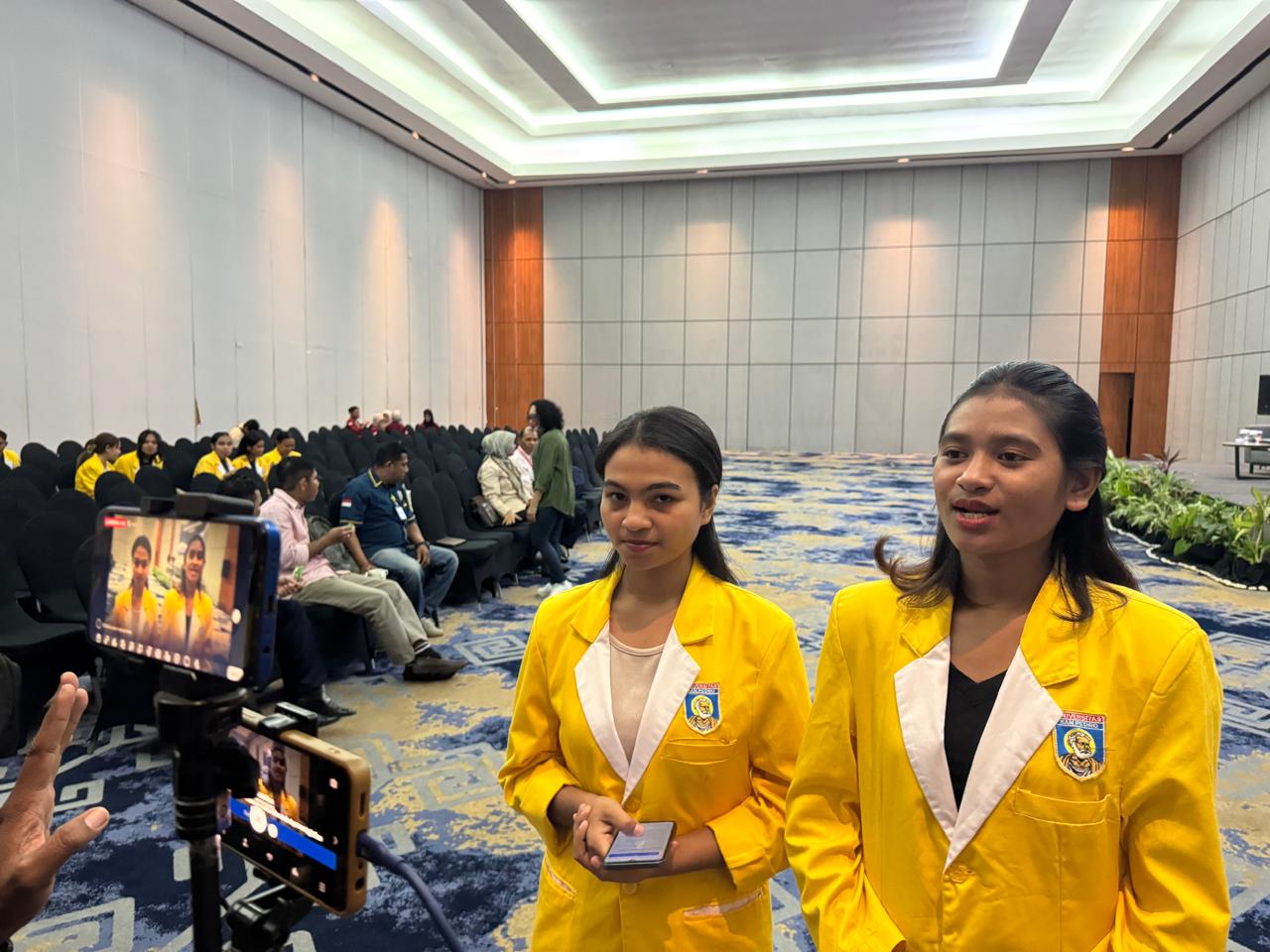Veronika dan Anisa Sambut Positif Sosialisasi Peluang Kerja Luar Negeri