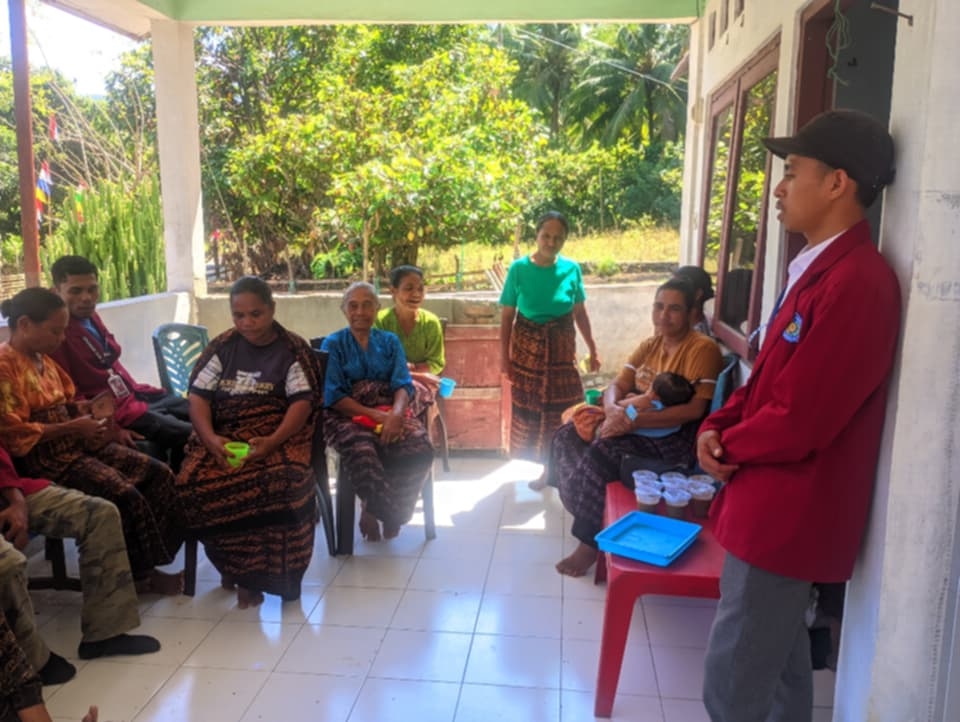 Pemeriksaan Kesehatan Gratis di Bheramari, Ende, Mahasiswa KKN Unmuh Soroti Jarak dan Biaya Layanan