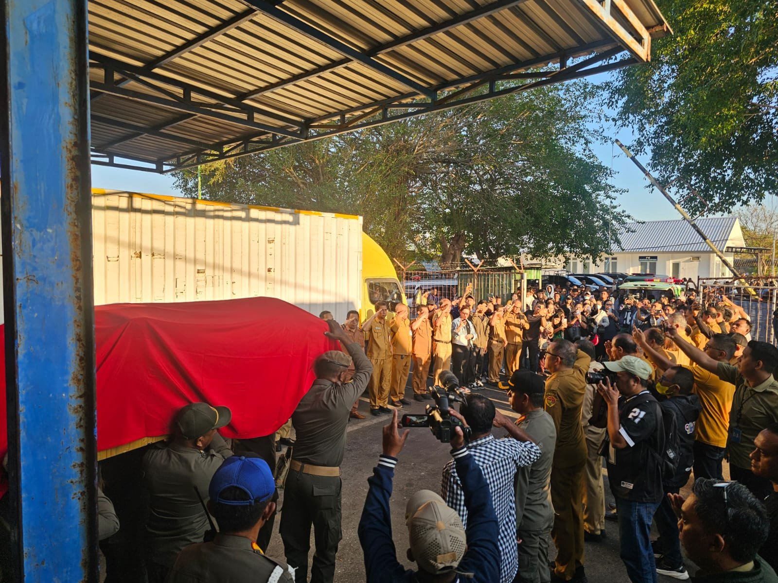 Jenazah Wili Mbuik Korban Penembakan di Papua Dipulangkan ke Rote Ndao untuk Dimakamkan